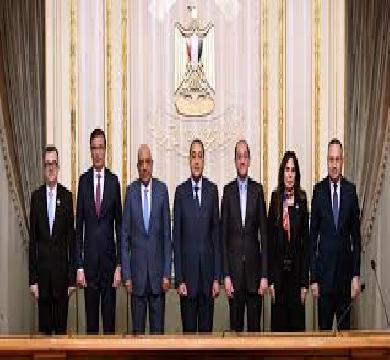 ثلاث وزرات مصرية تتفق علي تطوير الشبكة القومية للكهرباء بقيمة 60  مليار جنيهاً